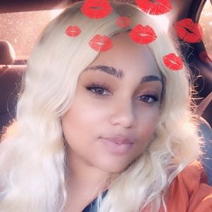 Meet your Posher, Dejah